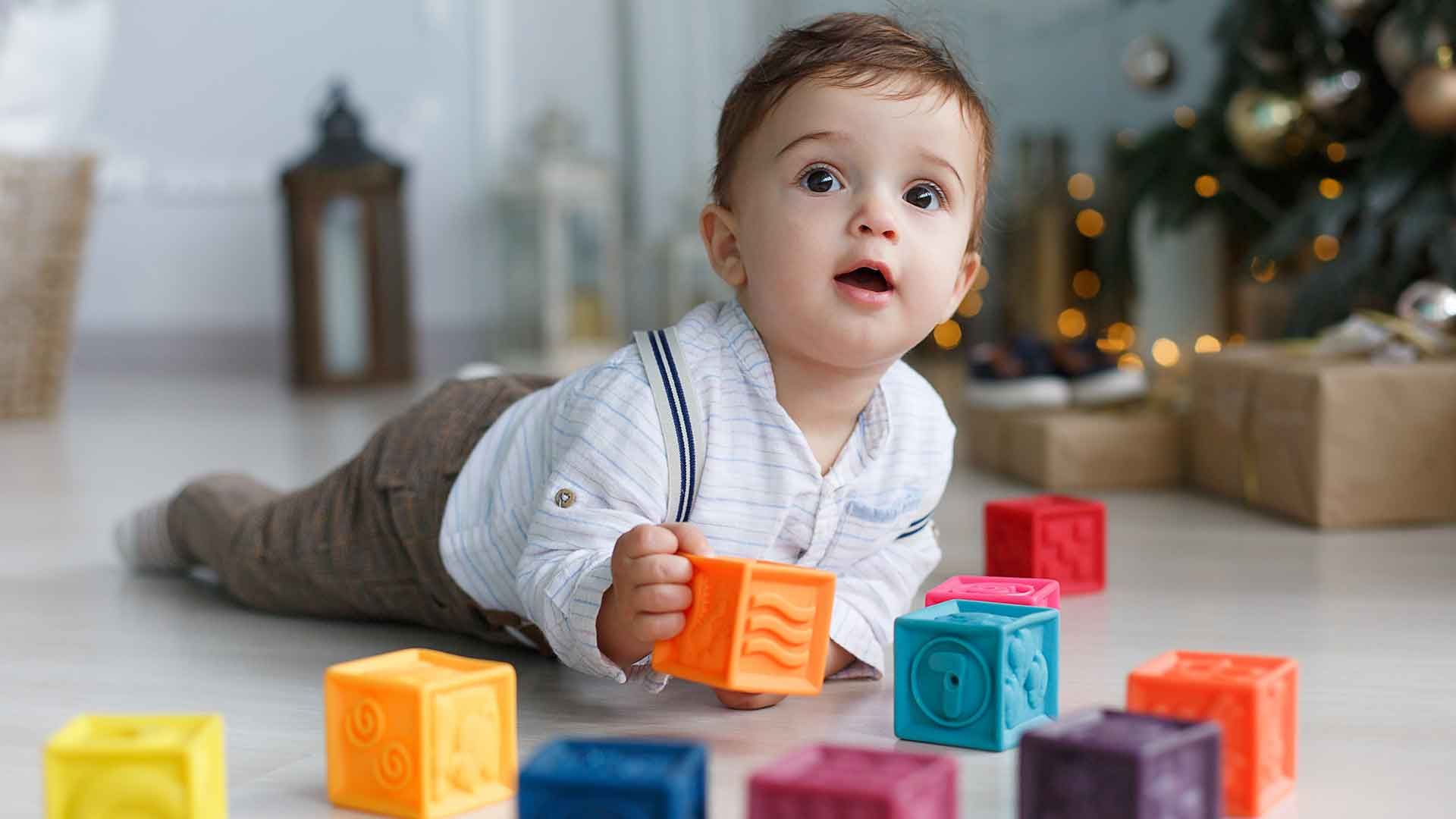 Bebé jugando