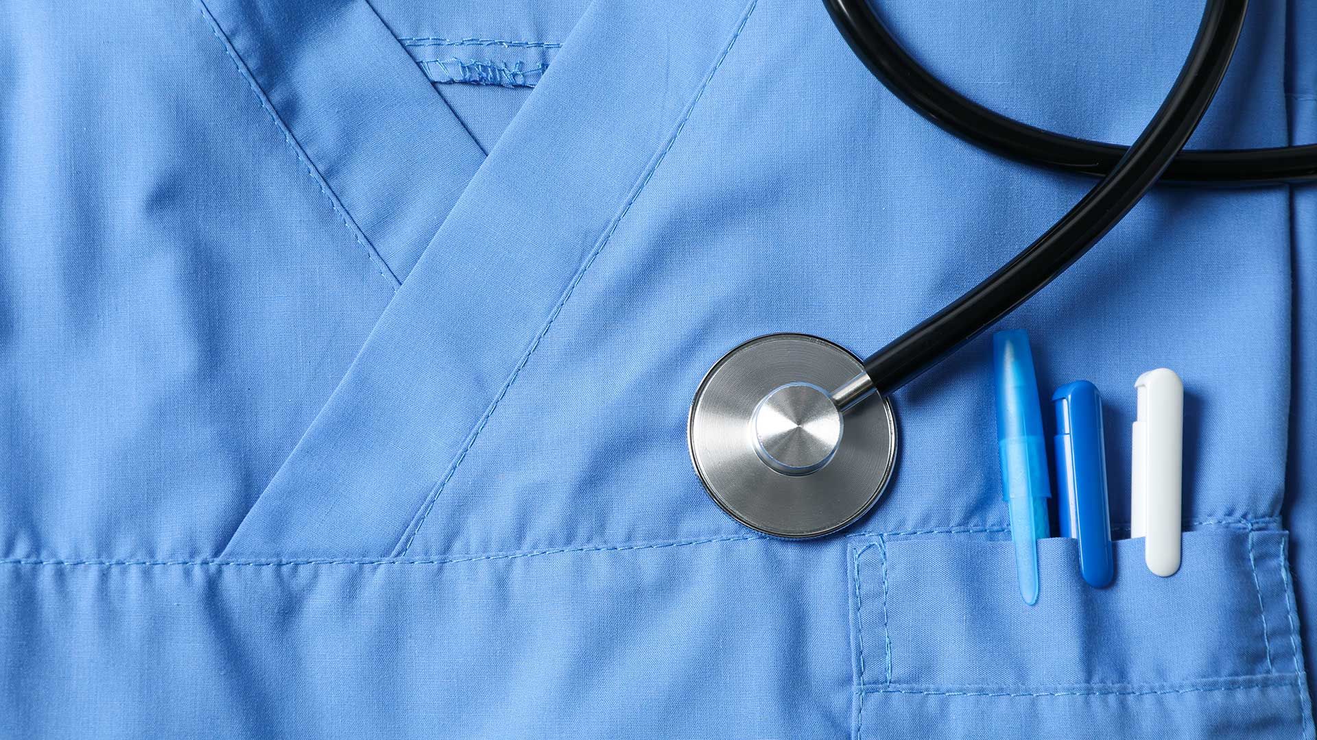Doctor y estetoscopio