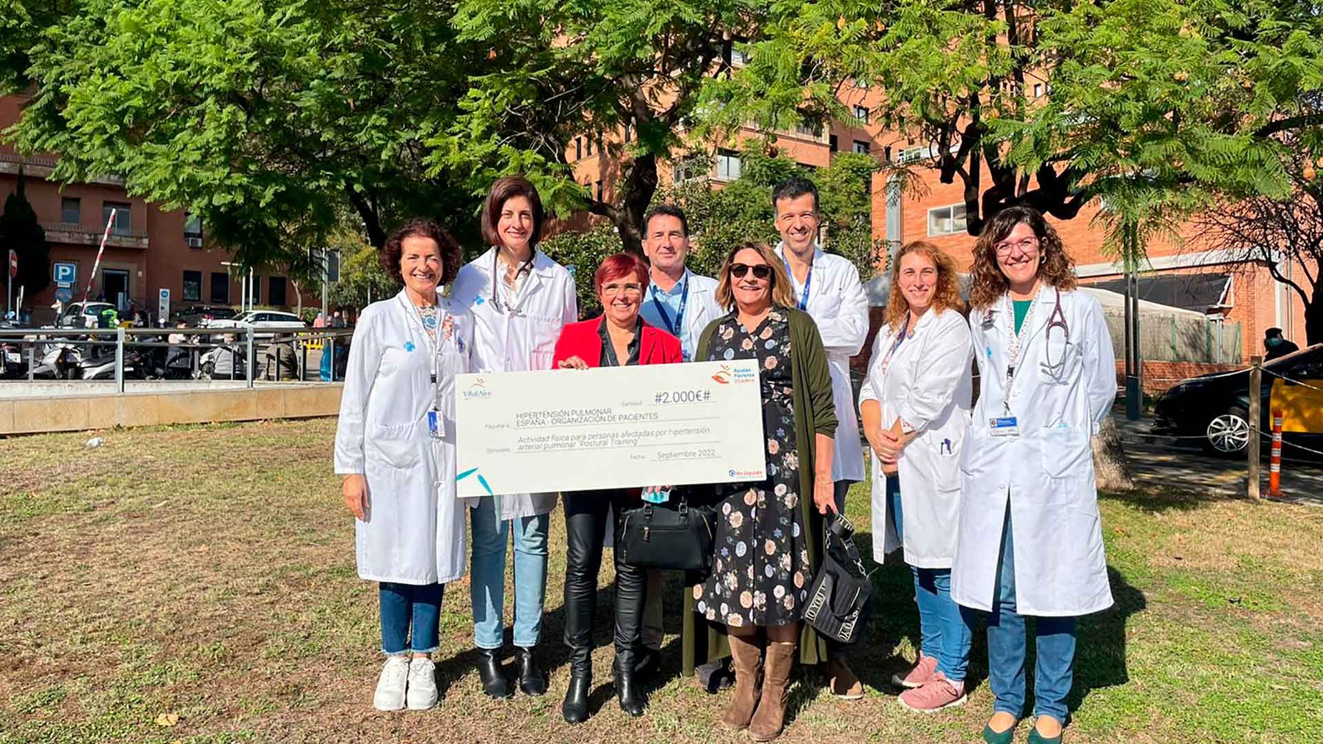 Imagen de los premiados con los doctores