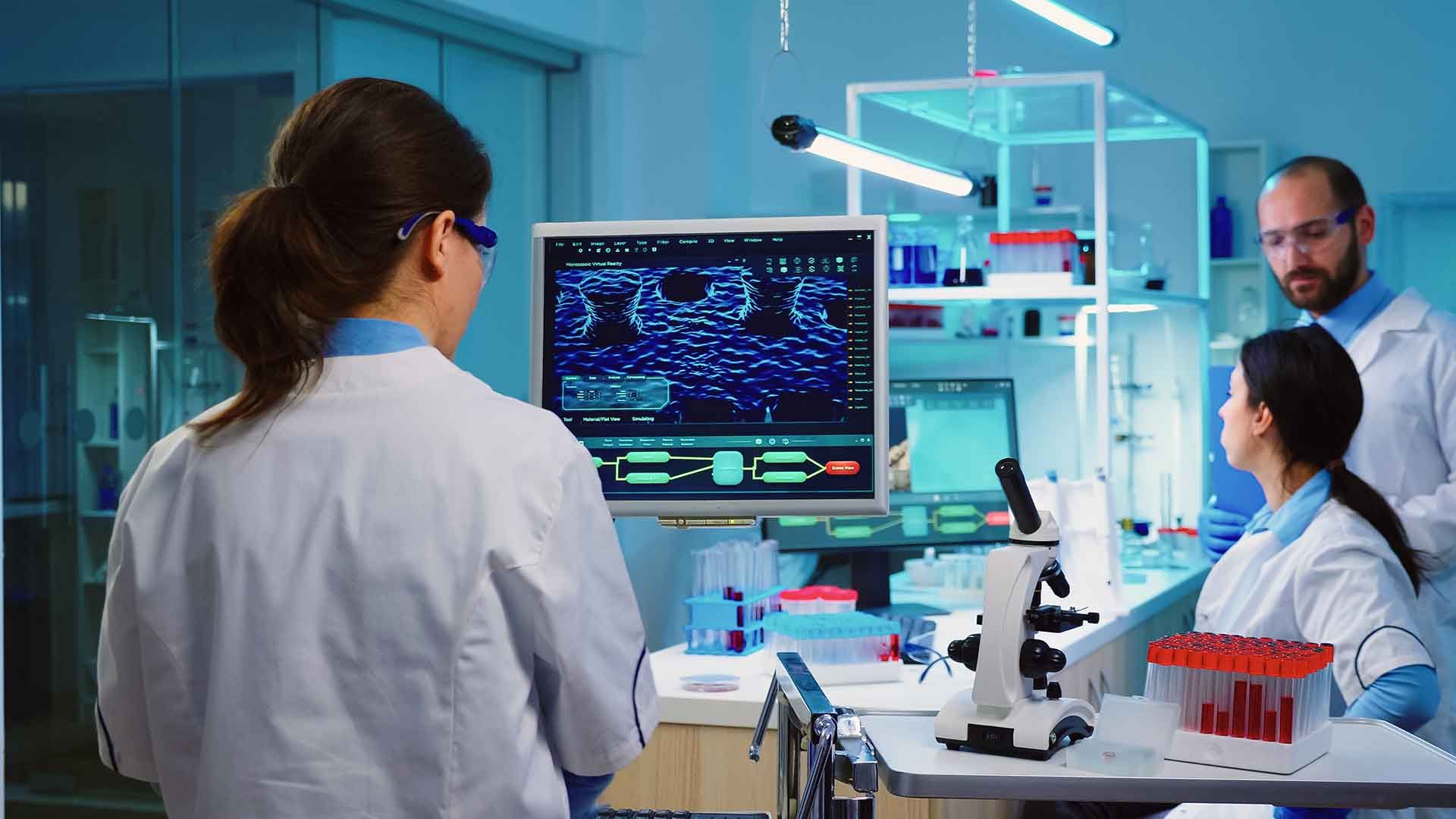 Trio de investigadores