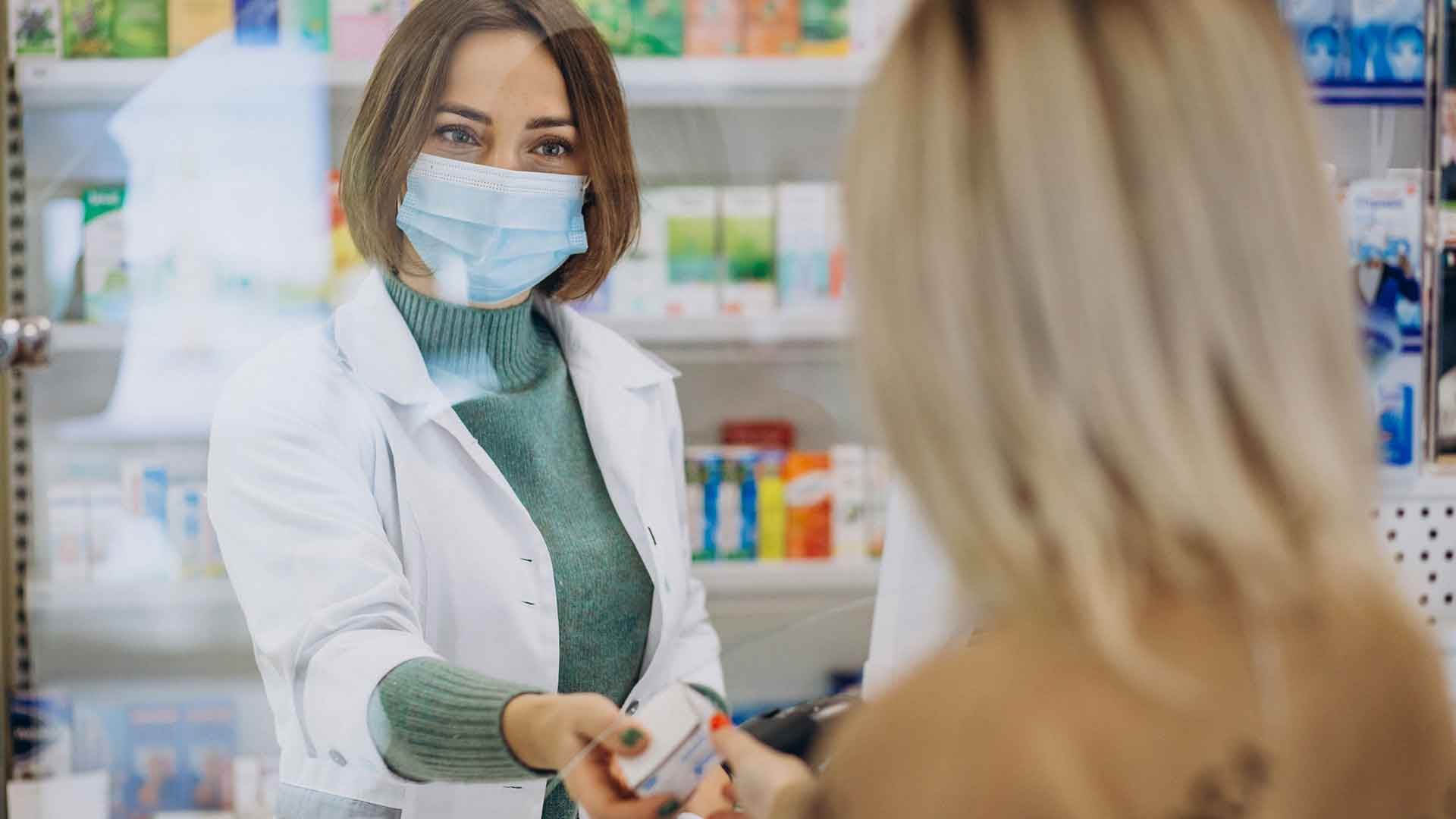 Entrega de medicamentos en farmacia