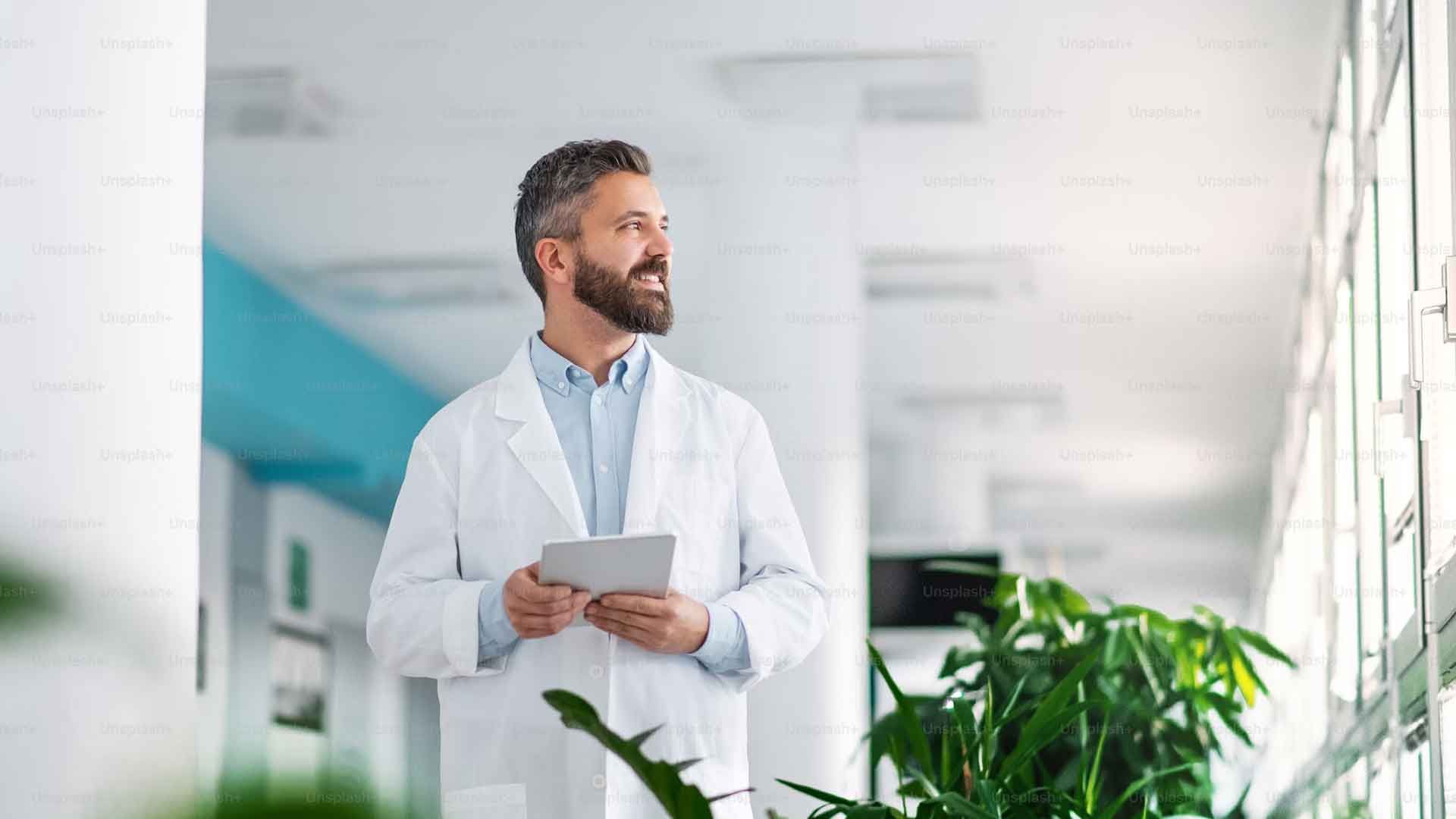 Doctor en hospital